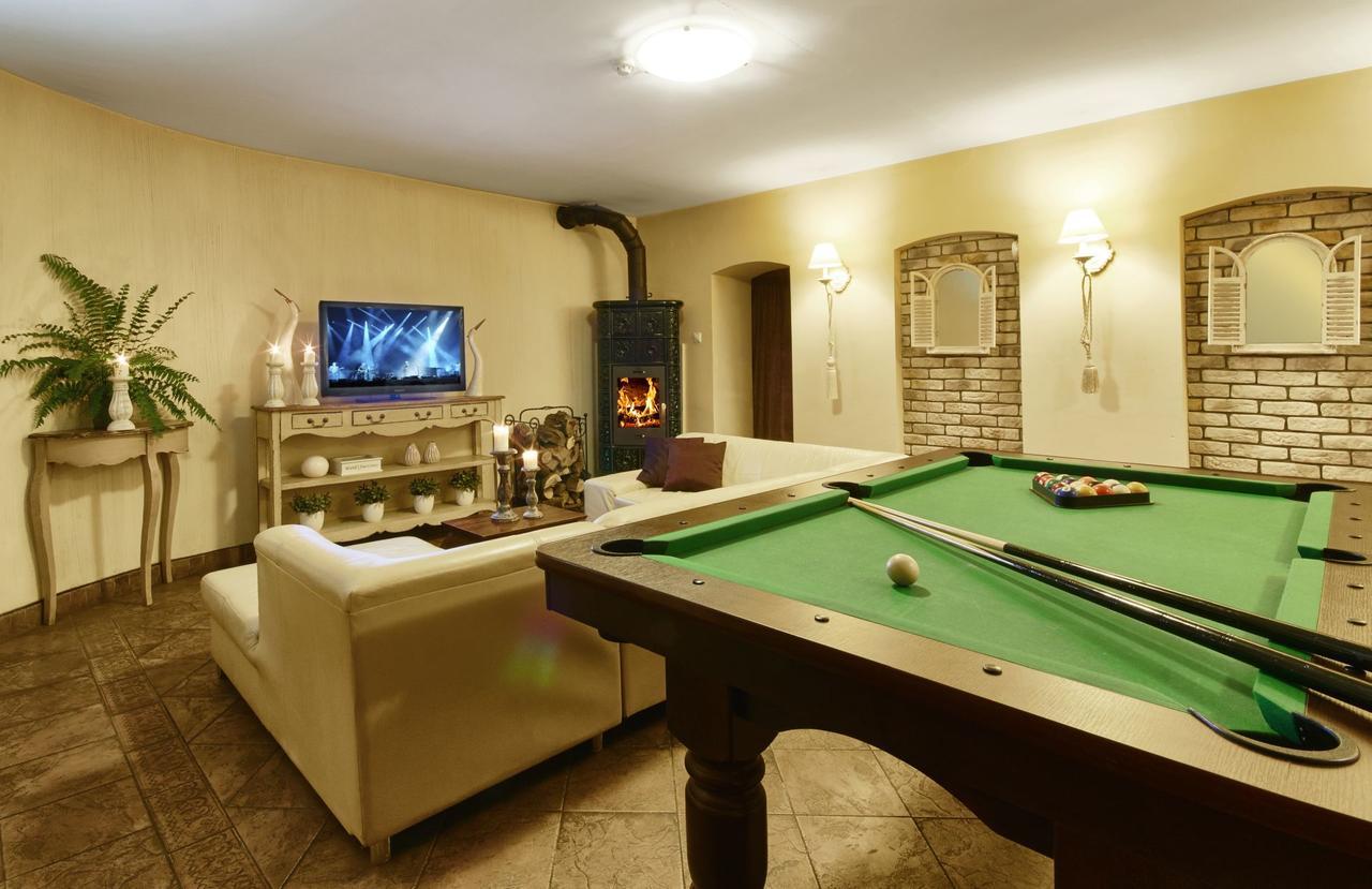 Palac Bialokosz Hotel Bagian luar foto